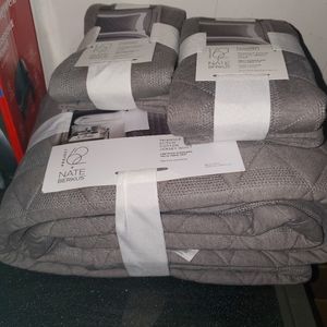 Quilt and matching shams